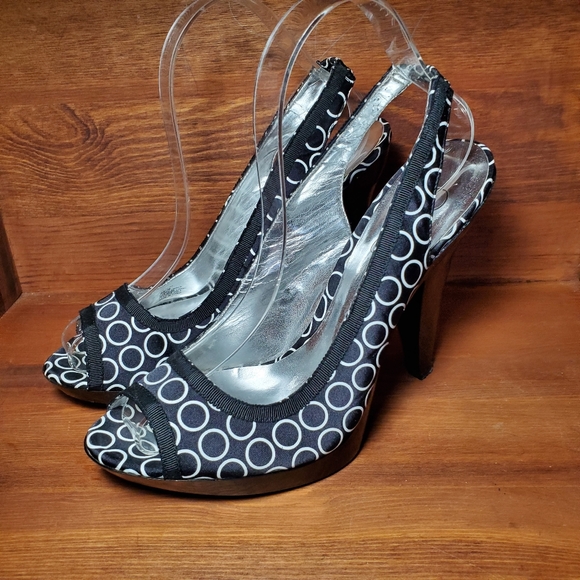 Jessica Simpson black/white peep toe heels… - Picture 2 of 5